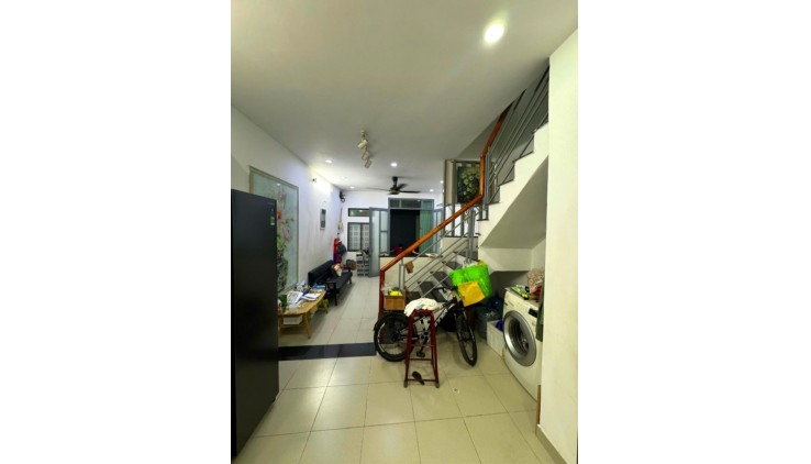 NGAY TRƯƠNG PHƯỚC PHAN - LÊ VĂN QUỚI, NHÀ 2 TẦNG 2PN, 32M2, HẺM THÔNG, SÁT MẶT TIỀN, GIÁ NHỈNH 3 TỶ